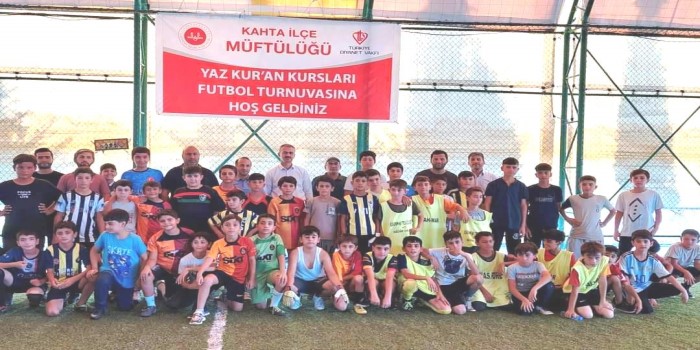 Kahta’da Kur'an Kursu öğrencileri futbol turnuvası başladı
