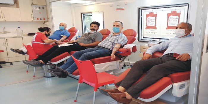 Kahta’da basın mensupları kan bağışında bulundular