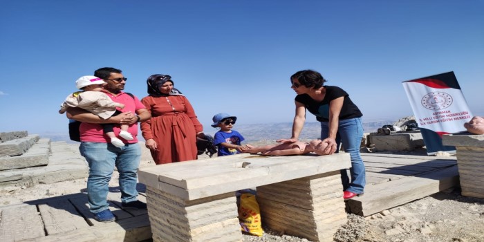 Nemrut Dağı'nda turistlere ilkyardım eğitimi