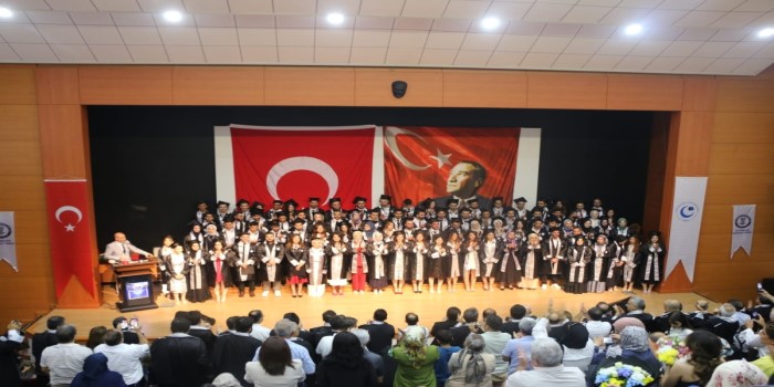Tıp fakültesi mezuniyet töreni coşkuyla gerçekleşti