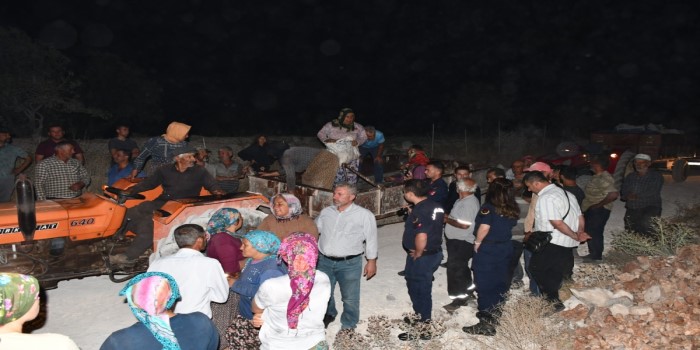 Besni’de devrilen traktördeki 7 kişi yaralandı