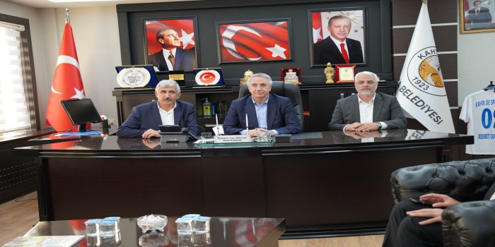 Mücahit Yanılmaz, Kahta Belediyesi’ni ziyaret etti