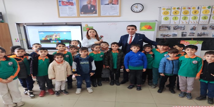 Muhtar Nedim Türk, öğretmenleri unutmadı