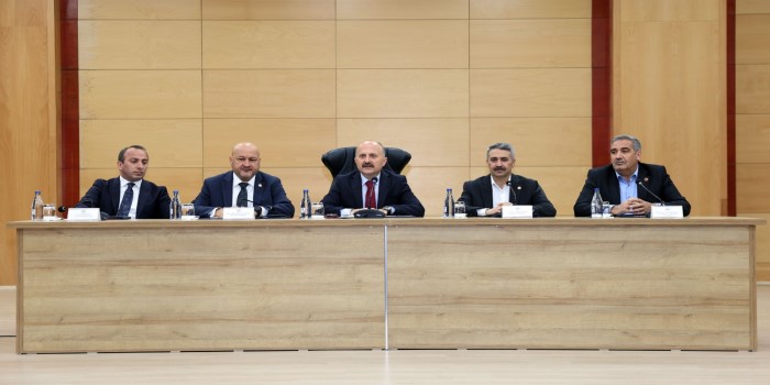 Vali Varol, muhtarların görüş ve önerilerini dinledi