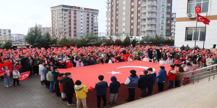 Kahta’da eğitim öğretim bayrak temasıyla başladı