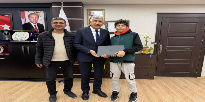 Başkan Hallaç’tan özel öğrenciye anlamlı destek