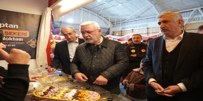 Metiner’den Kahta Belediyesi Ramazan Çarşısı’na ziyaret