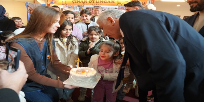 Başkan Hallaç’a sürpriz doğum günü kutlaması