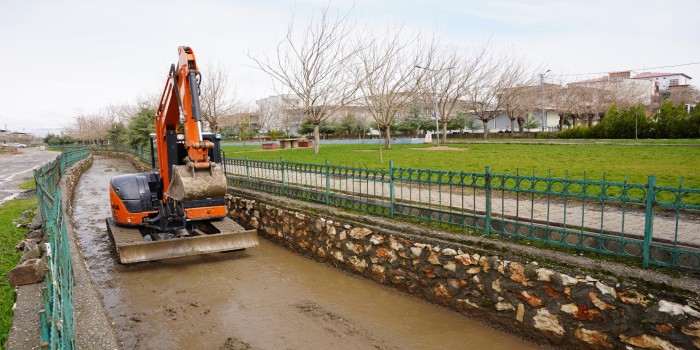 Kahta Belediyesi’nden yaz öncesi dere temizliği