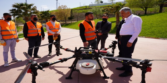 Kahta Belediyesi’nden drone destekli ilaçlama