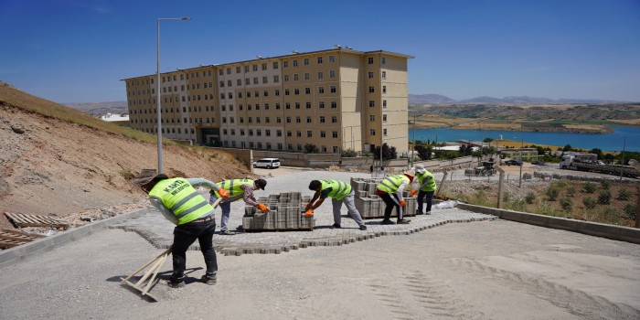 Kahta MYO yolu yeni yüzüyle hizmete sunuldu