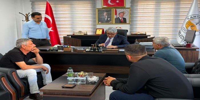 Başkan Hallaç, vatandaşlarla bir araya gelmeye devam ediyor