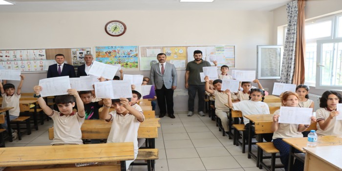 Kahta’da 38 bin öğrenci karne heyecanı yaşadı